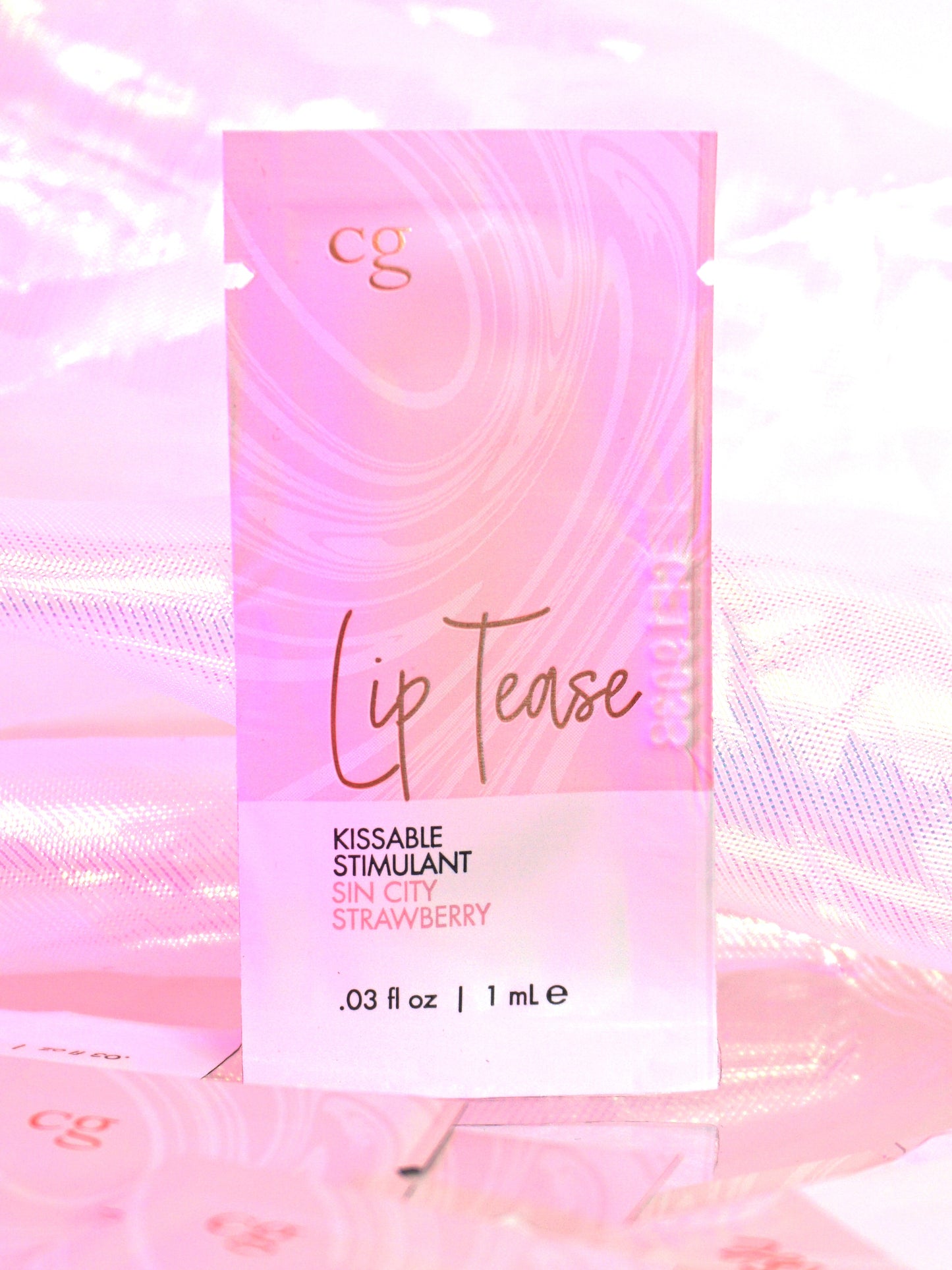 CG Lip Tease Kissable Clitoral Stimulant Strawberry Mini